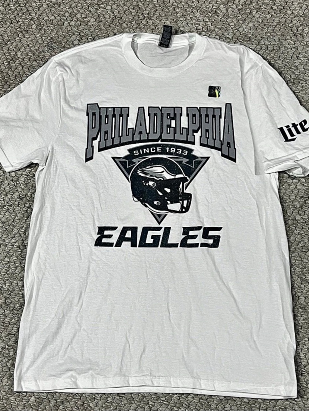 District Very Important Tee Eagles Graphic Tee White & Black Large